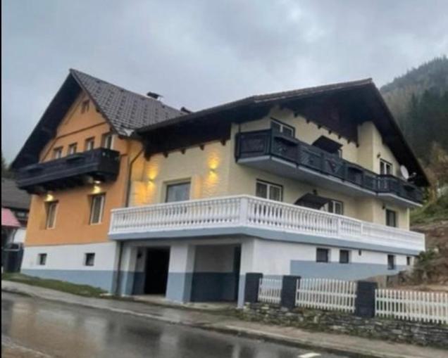 a large house with a balcony on the side of it at Trojaner in Oberort