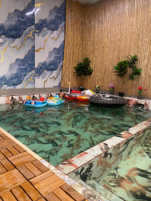 Бассейн в Jasmine Corner Chalet или поблизости