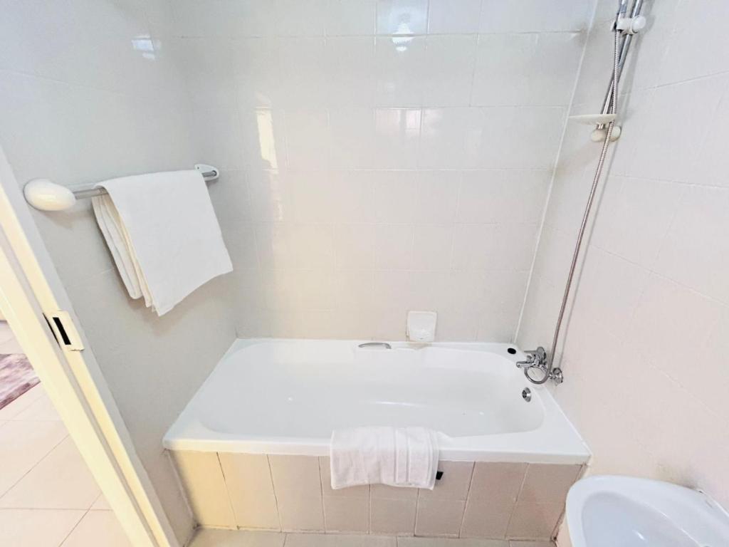 Ένα μπάνιο στο La Nabel Cottage