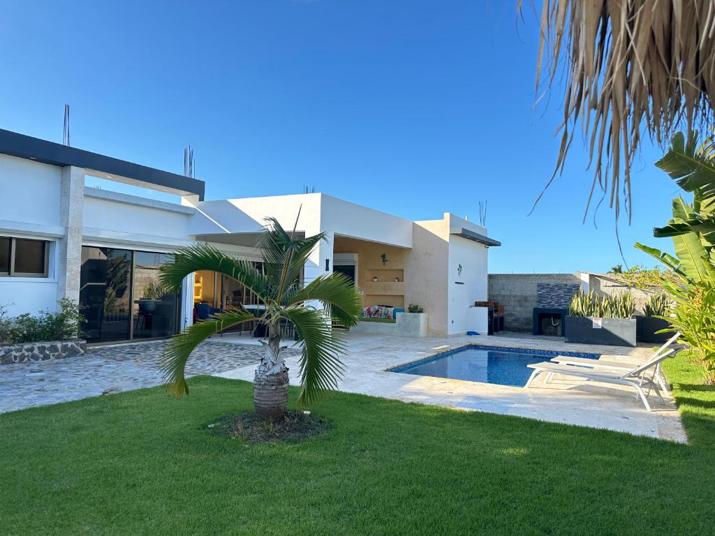 Бассейн в Villa Olam - 9 pax, 4 min de la playa или поблизости