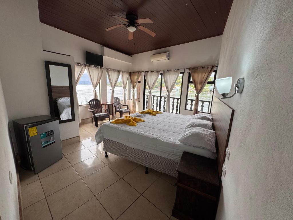 Postel nebo postele na pokoji v ubytování La Posada De Don Jose