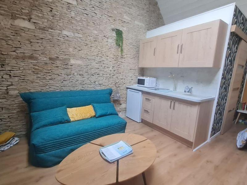 Η κουζίνα ή μικρή κουζίνα στο apartment with large garden