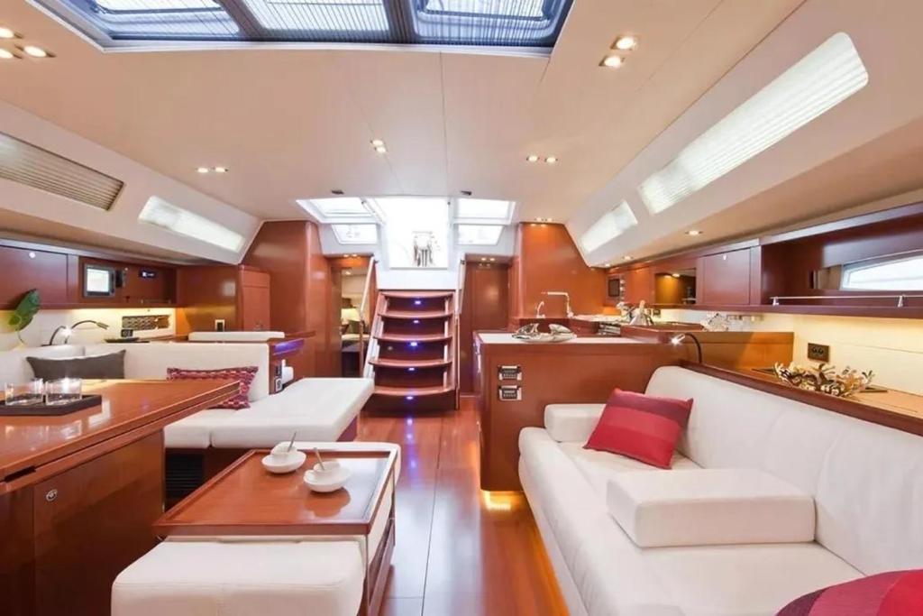 Posezení v ubytování Enjoy Sailing Experience