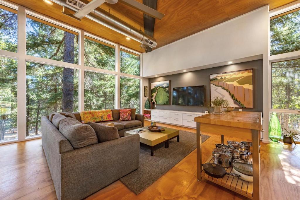 Et opholdsområde på Happenstance Vineyards King Rooms