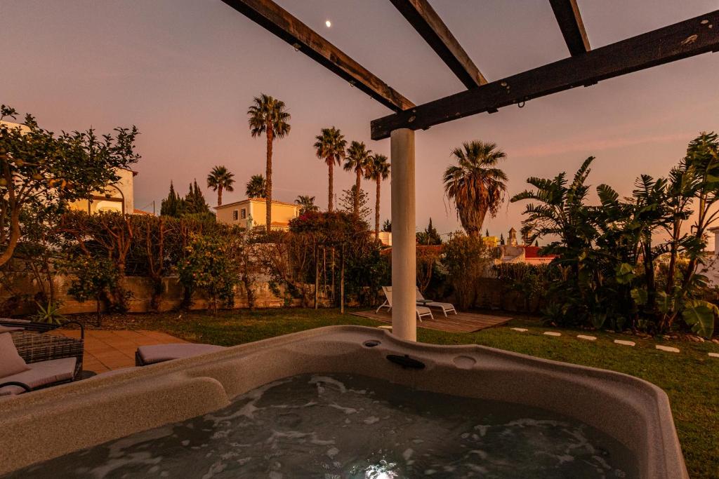 Κήπος έξω από το Casa Rubi