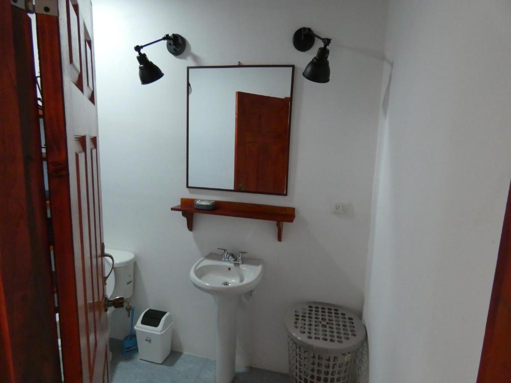 Ένα μπάνιο στο cabañas Paolone