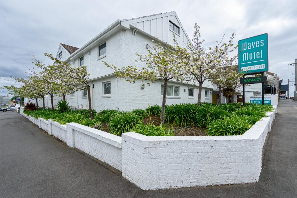 El edificio en el que está el motel