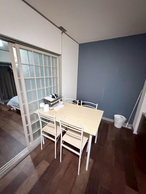 Two rooms with three beds apt close to Dotonbori