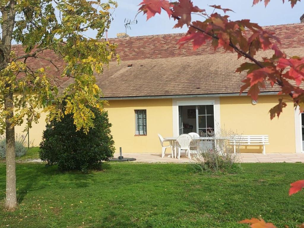 Zahrada ubytování Fermette 3 étoiles, proche du Mans, jusqu'à 14 personnes - FR-1-410-488