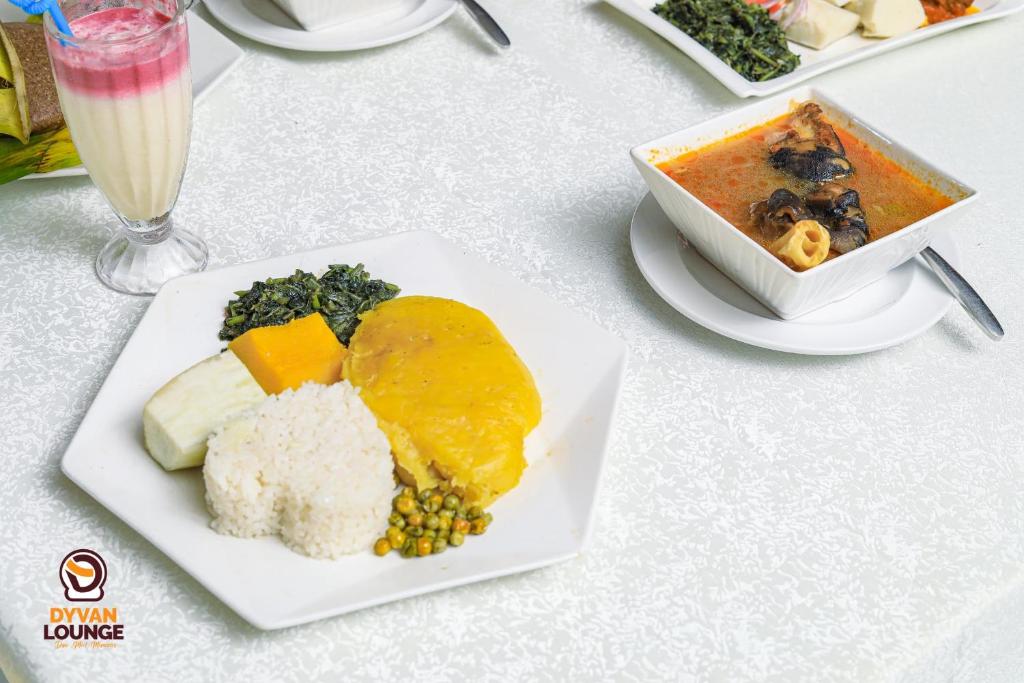 Jídlo v hotelu nebo okolí