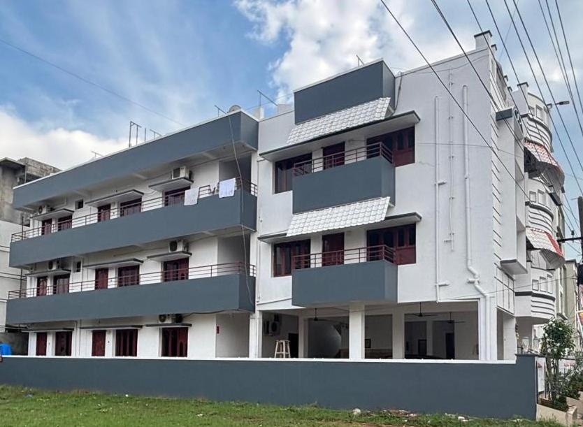 Το κτήριο όπου στεγάζεται  το ξενοδοχείο διαμερισμάτων