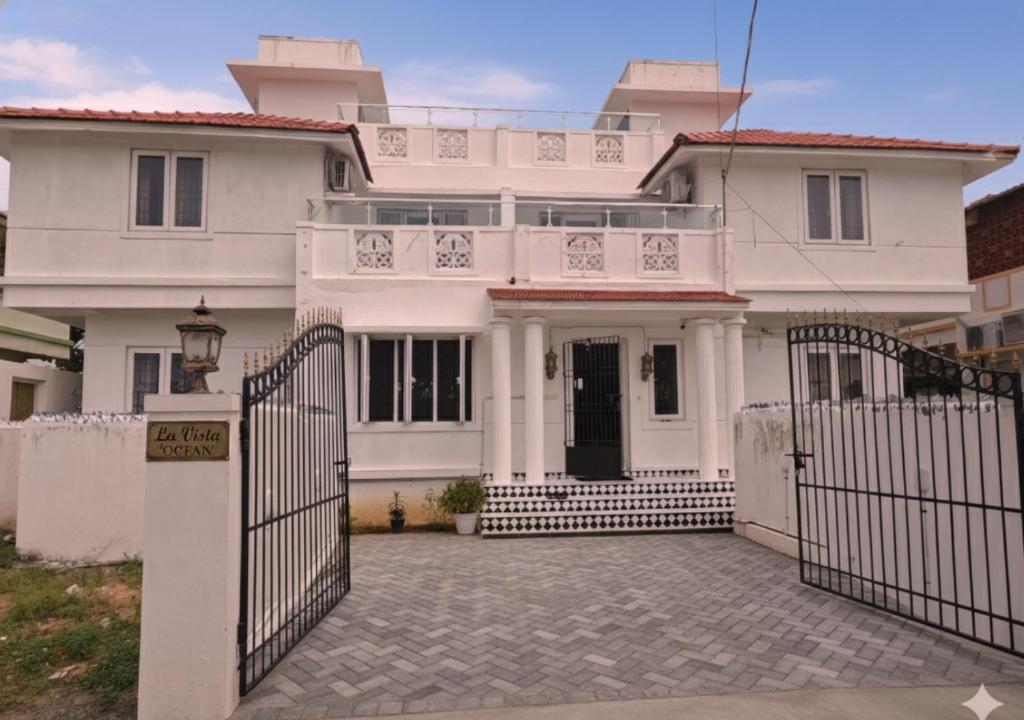 Bygningen som feriehuset ligger i