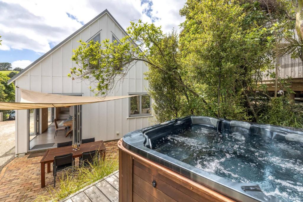 Φωτογραφία από το άλμπουμ του Boathouse Onetangi - Stay Waiheke σε Waiheke Island
