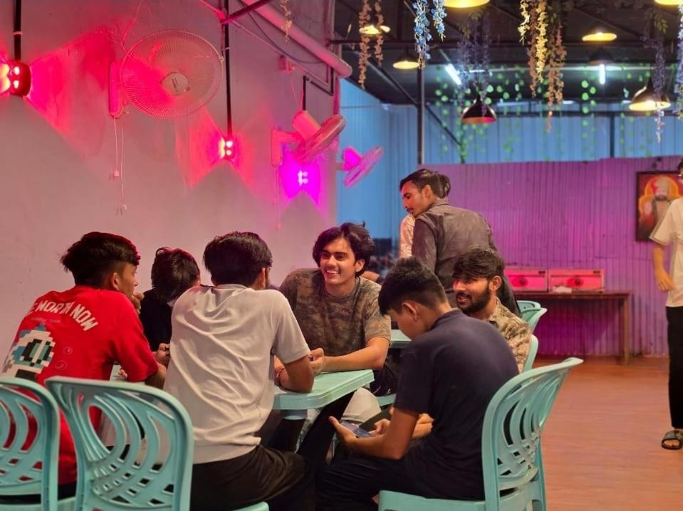 Hosté ubytování Livzo - Purple house