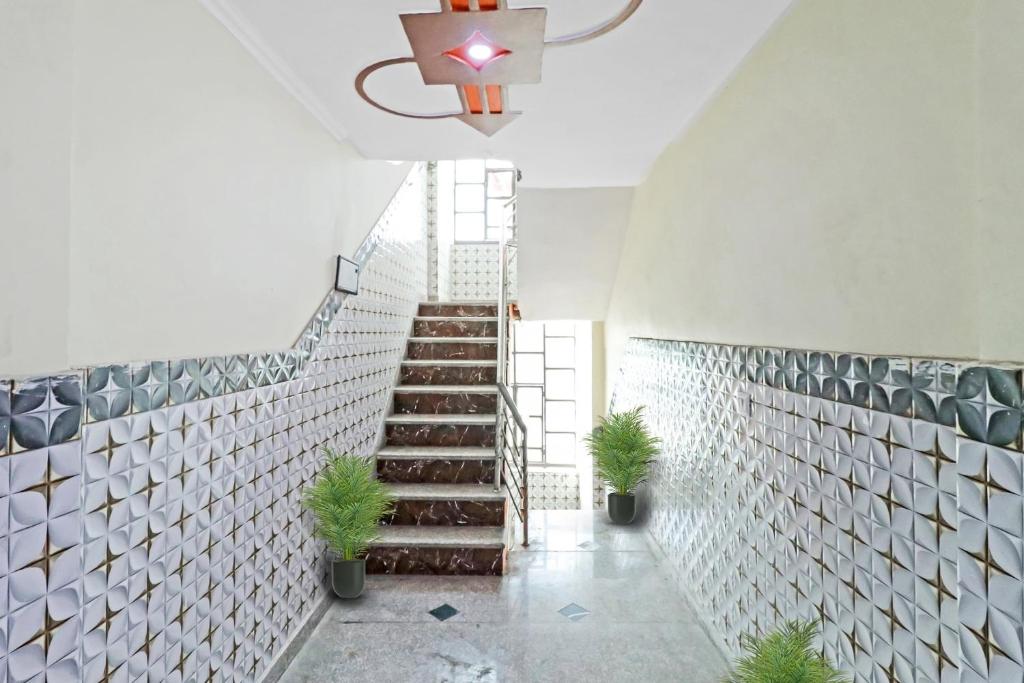 Imagine din galeria proprietății Hotel O Bhagyashree hotel crown view în Indirapuram