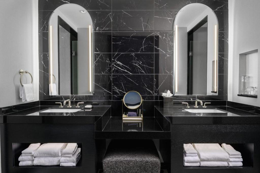 Daxton Hotel Birmingham, Curio Collection by Hilton photo