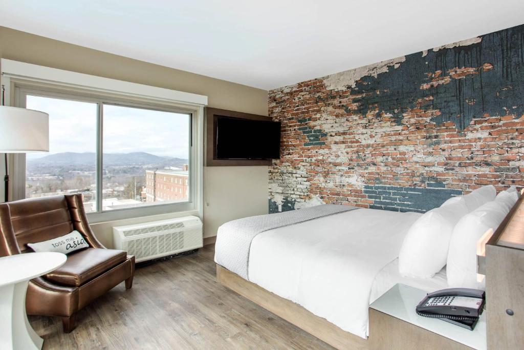 Cambria Hotel Downtown Asheville photo