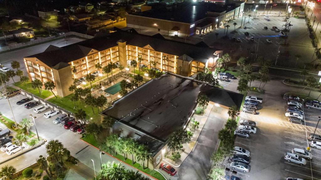 Beachfront Palms Resort Galveston, an Ascend Collection Hotel photo