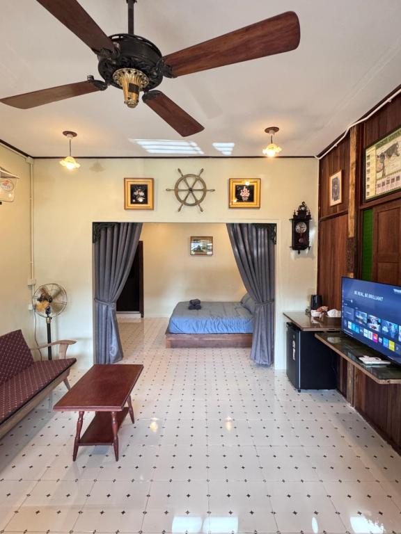 Postel nebo postele na pokoji v ubytování Baan Chillhouse Ayutthaya