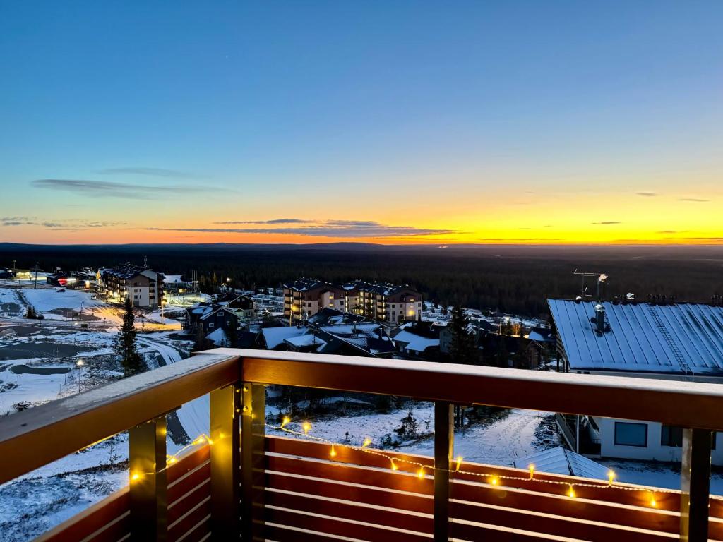 Východ nebo západ slunce při pohledu z apartmánu nebo okolí