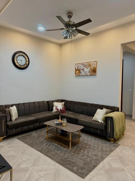 Et opholdsområde på NTHC Estates Adjiringanor East Legon