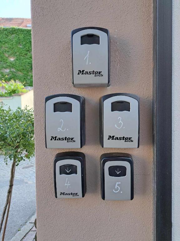 (Ne)vinná kavárna - 16