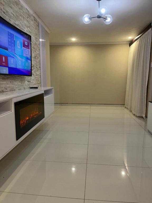 Et tv og/eller underholdning på Southridge Guest House