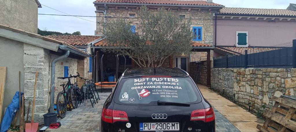 Ảnh trong thư viện ảnh của ManuIris ở Butkovići