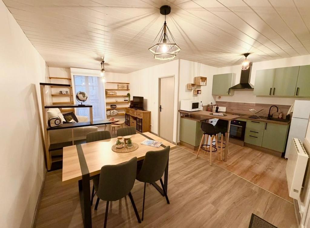 Køkken eller tekøkken på L'Escapade Pannessac troisième étage