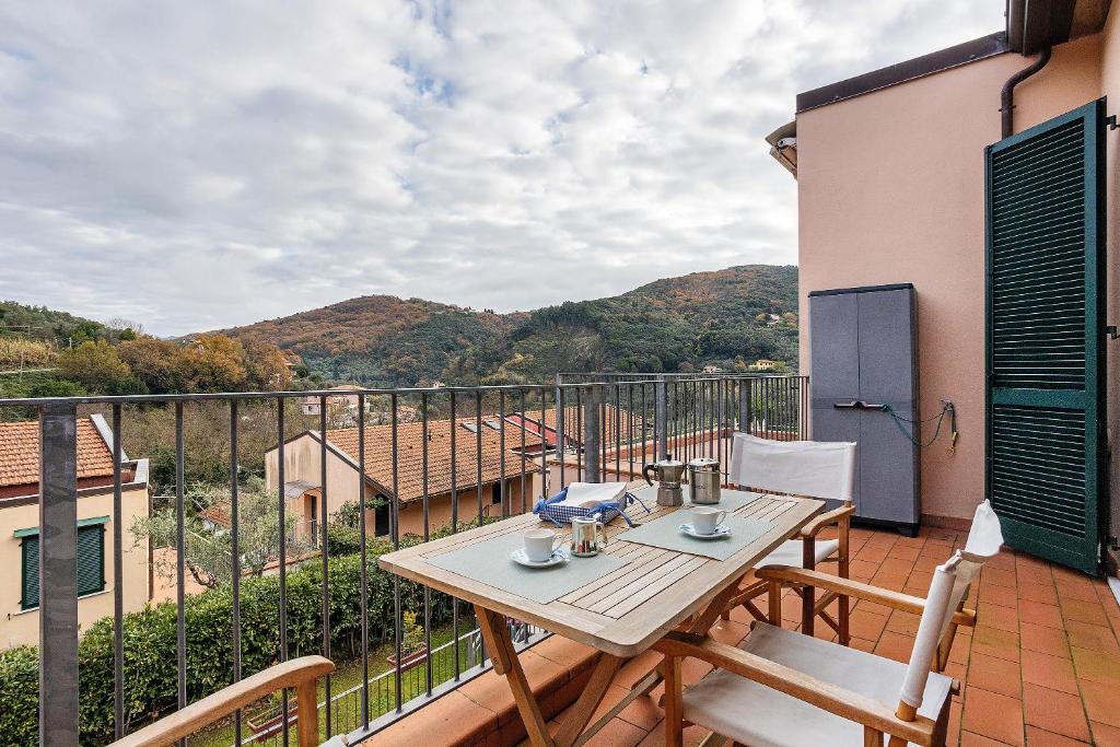 En generel udsigt til bjerge eller udsigt til bjerge taget fra lejligheden