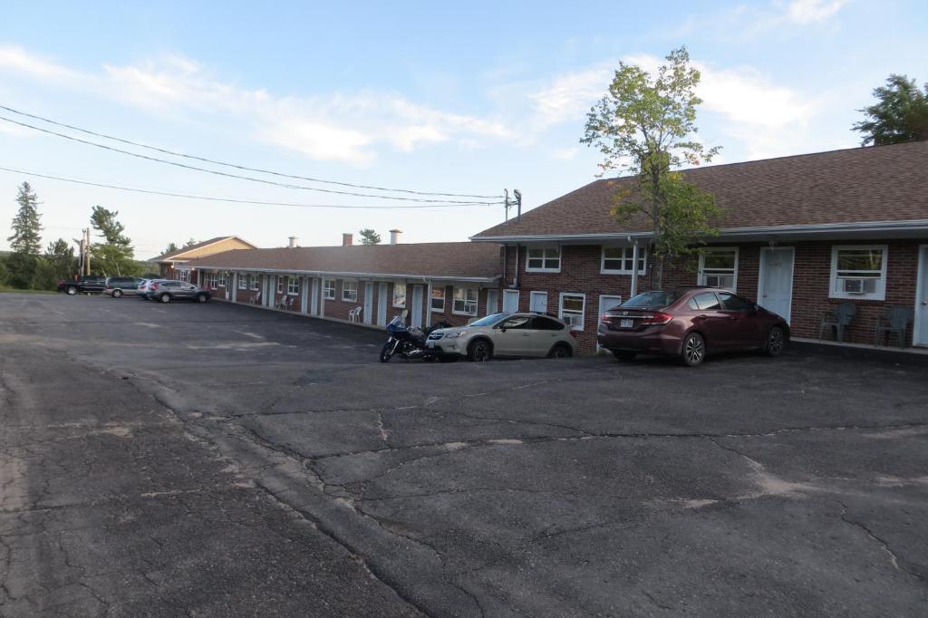 Gallery image of Fundy Line Motel in Miramichi