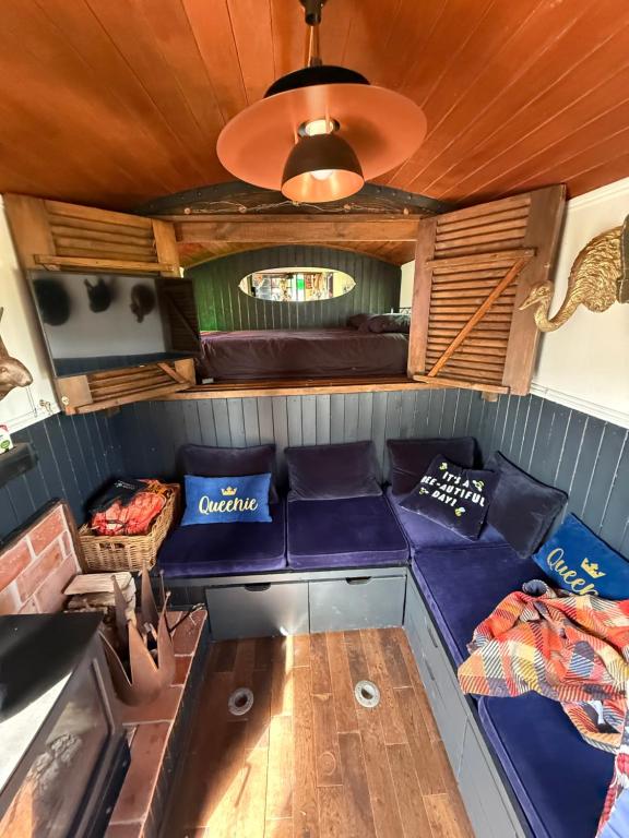 Rum Bridge Glamping and Fishing Resort - Caravana
