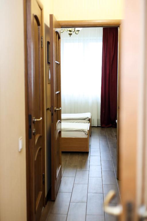 Готель Релакс - Chambre Double à Deux Lits