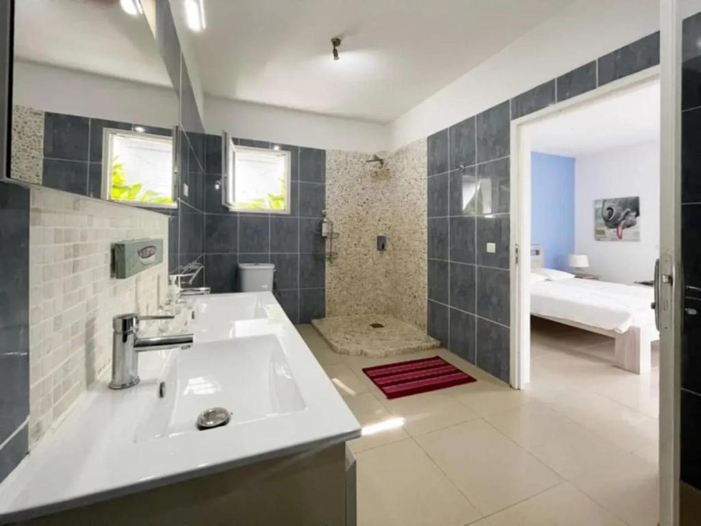 Villa with Private Pool in Upper Prince's Quarter photo photo 3