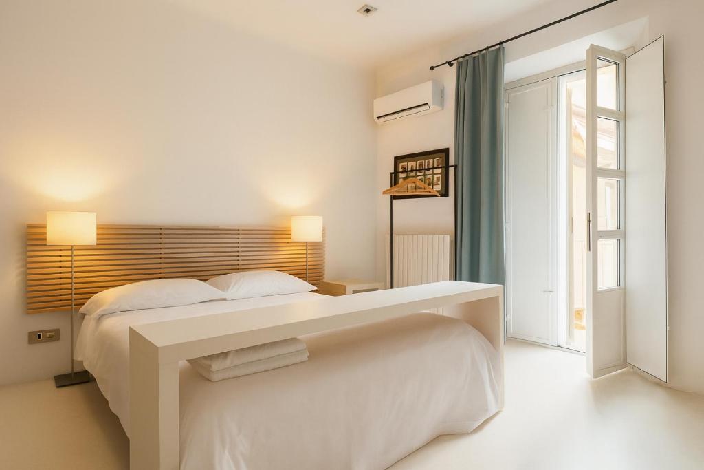 Casa Milano - Rooms and Apartments - Modernist Marvel