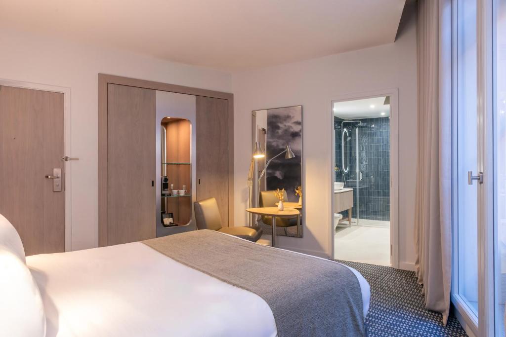 Le Grand Balcon Hotel - 11