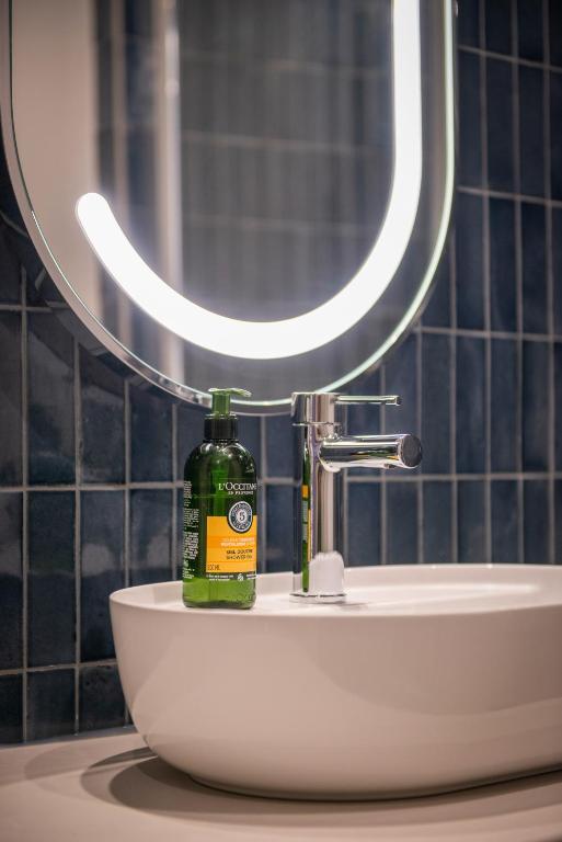 Le Grand Balcon Hotel - 9