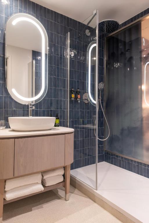 Le Grand Balcon Hotel - 2