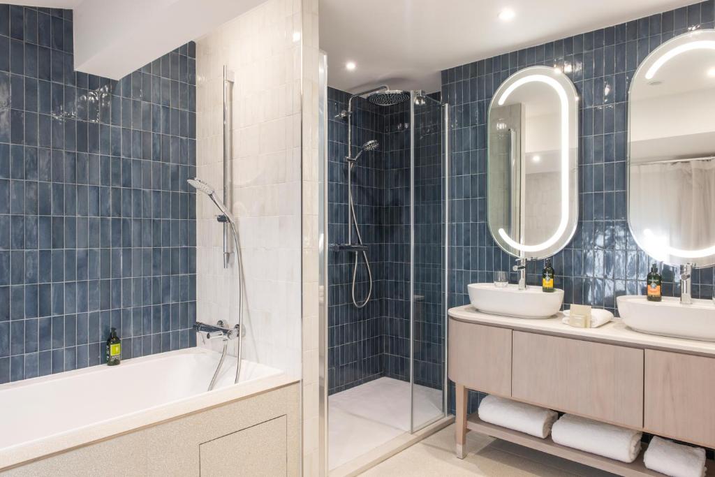 Le Grand Balcon Hotel - Suite Mansardata