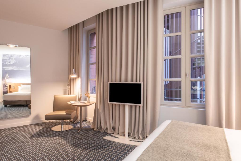 Le Grand Balcon Hotel - 18