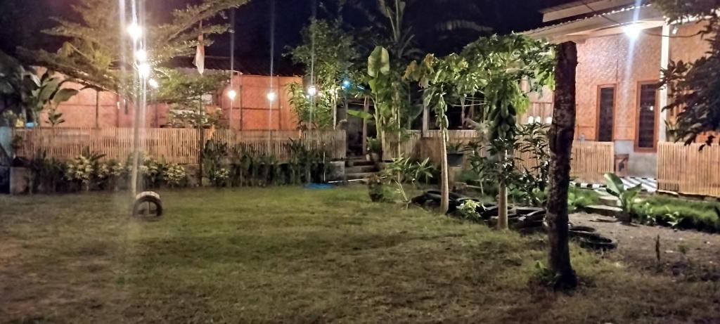 Φωτογραφία από το άλμπουμ του Local Garden Homestay σε Masbagik