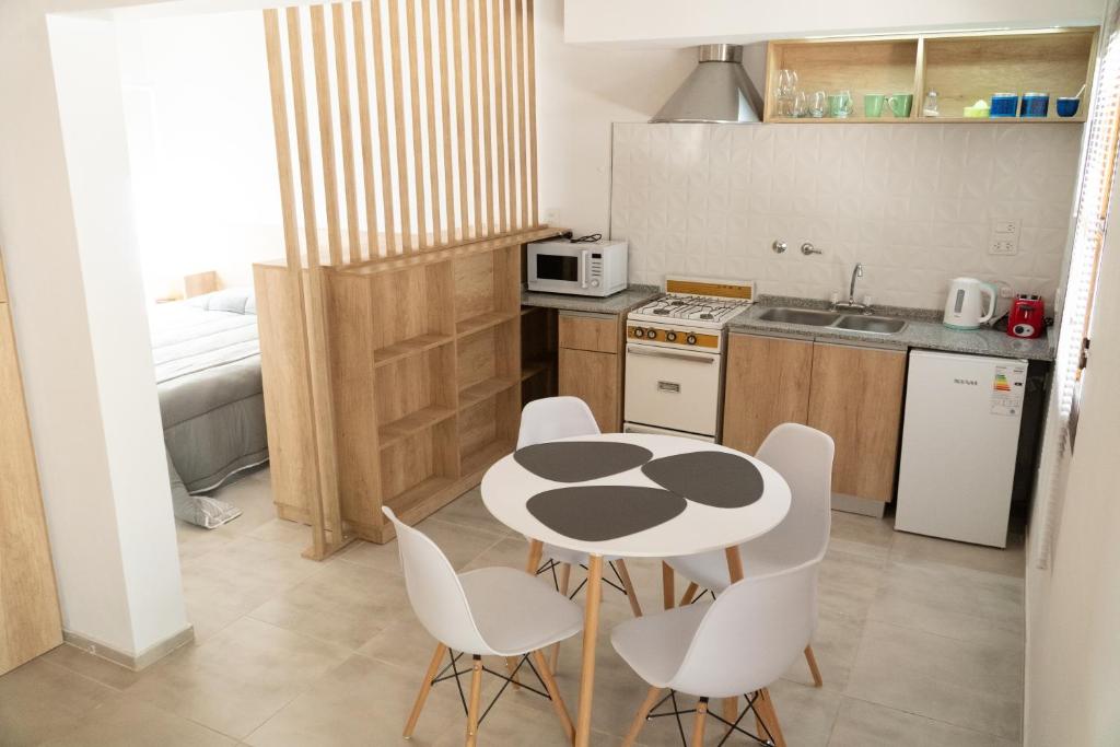 Kuchyň nebo kuchyňský kout v ubytování Grin Apartments