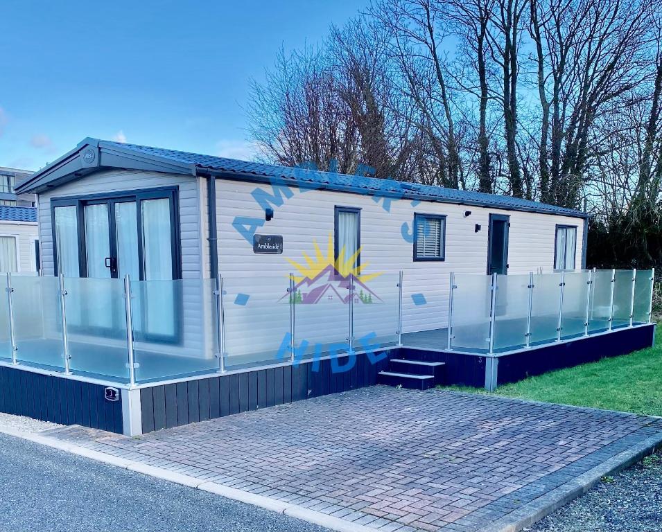 Το κτήριο όπου στεγάζεται  το παραθεριστικό πάρκο