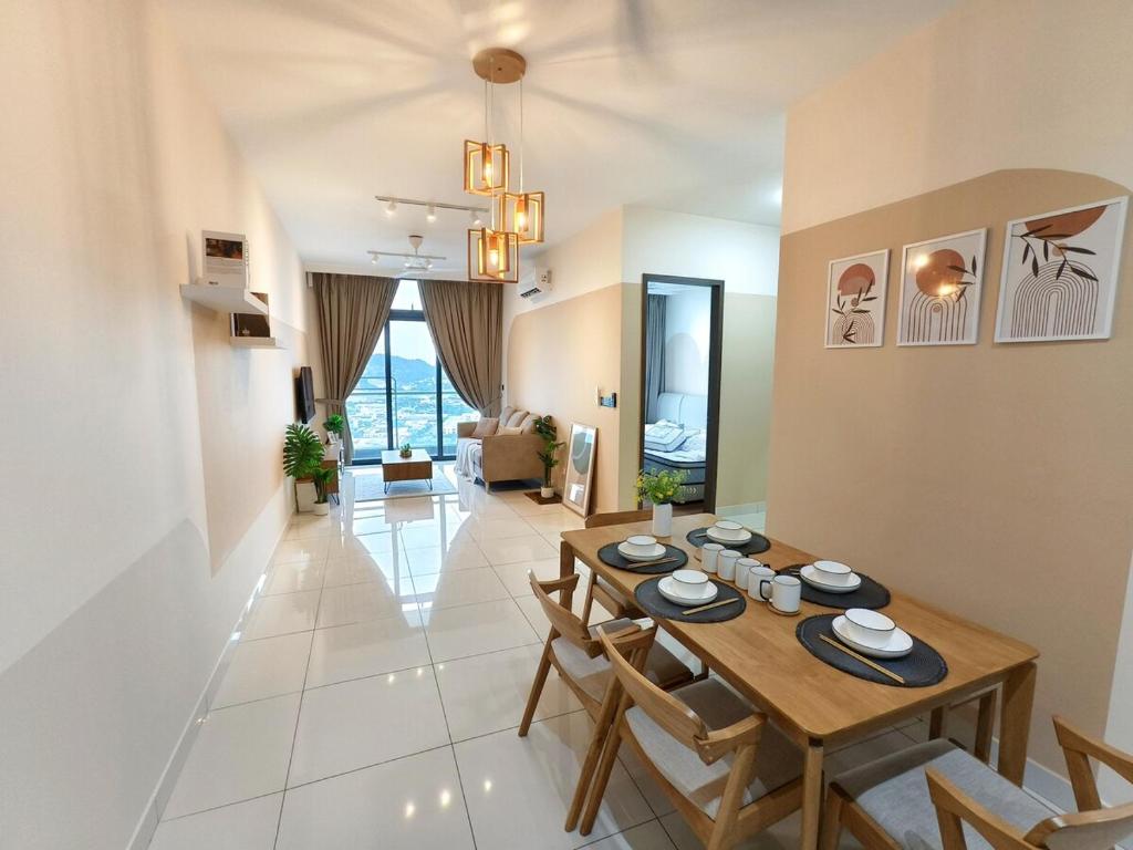 Posezení v ubytování GreenHaven High Level 1BR 6pax, PetFriendly I Unblock Pool View, Netflix & Coway I Permas CIQ