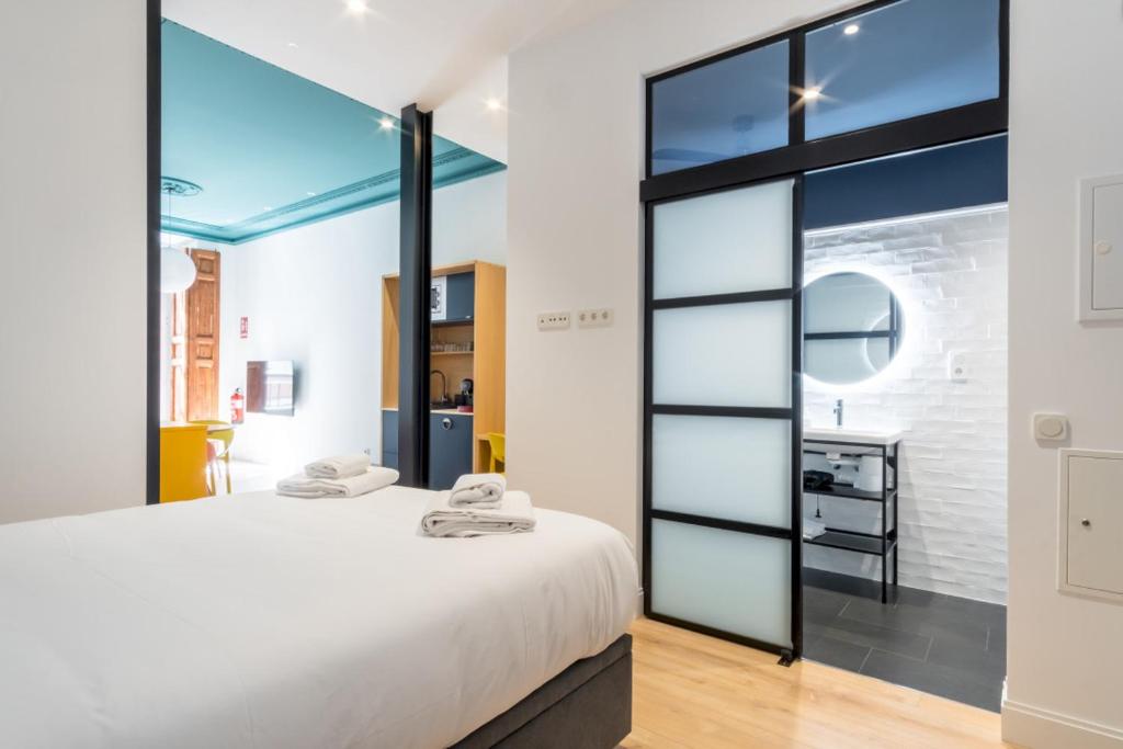 Modern Bright- Studio -Chueca