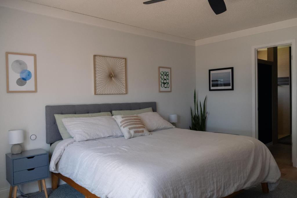 En eller flere senge i et værelse på Private Retreat in North Austin