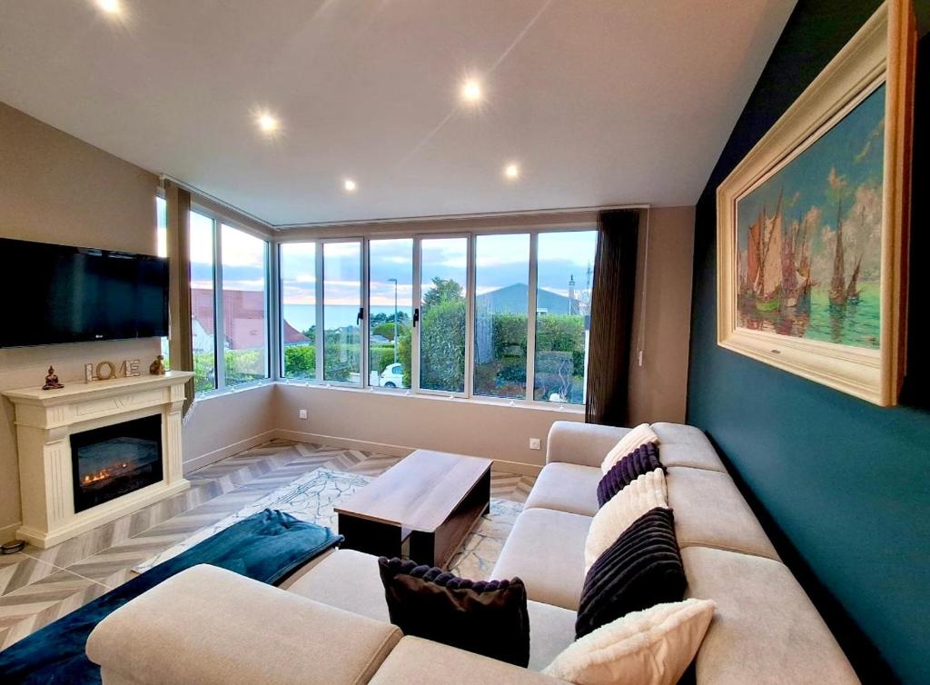 Et opholdsområde på Villa Carolina - Sea View - Design - Private Terrace