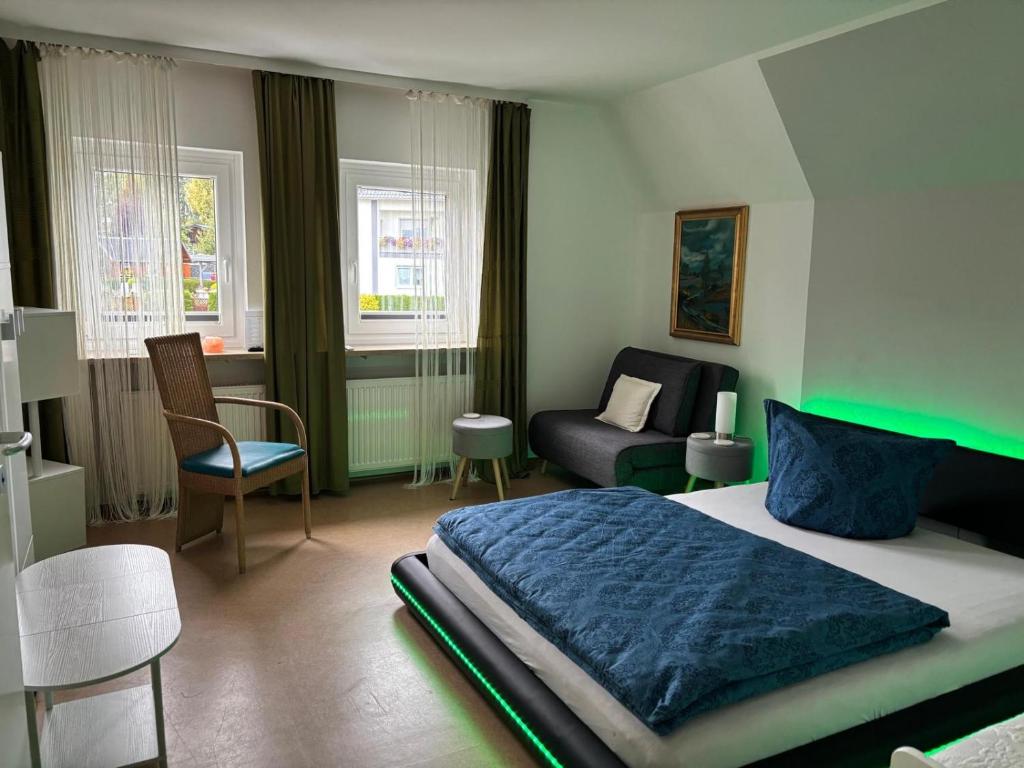 Postel nebo postele na pokoji v ubytování Villa Sonnenschein im Zentrum Bad Stebens nahe der Therme