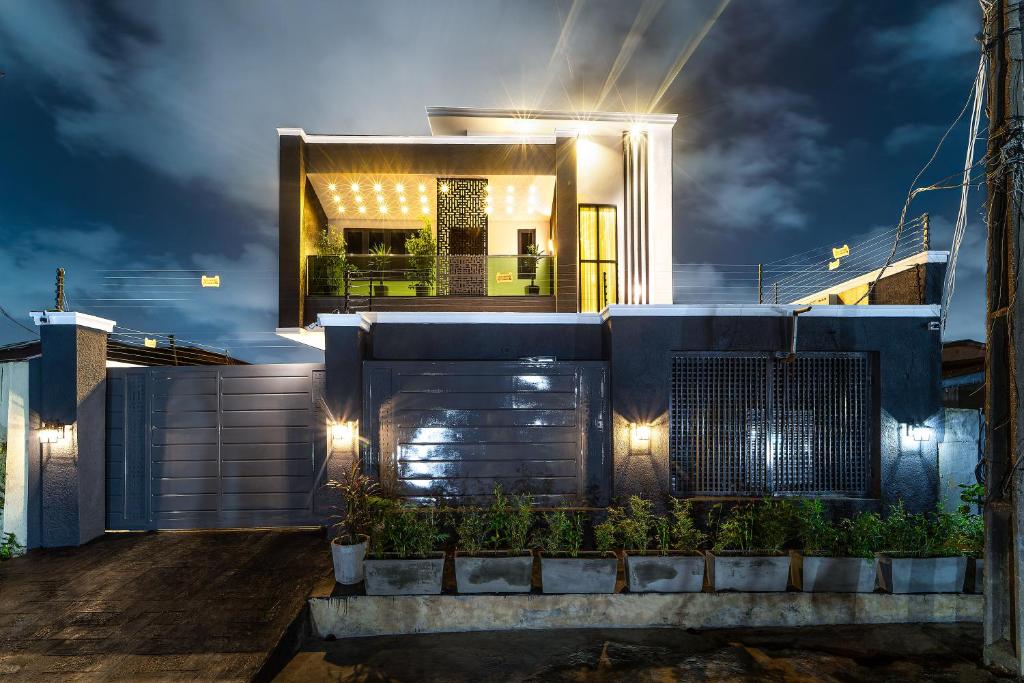 Το κτήριο όπου στεγάζεται  το διαμέρισμα