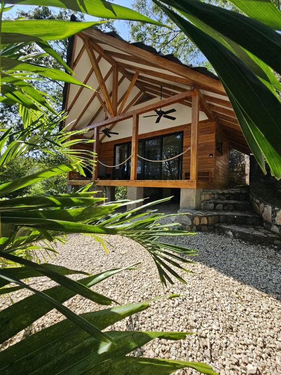 Beachfront Beach resort playa Leona - Superior Bungalow